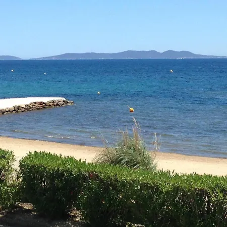 Apartment Meuble Tourisme 4*, Les Pieds Dans L'eau, Palmeras